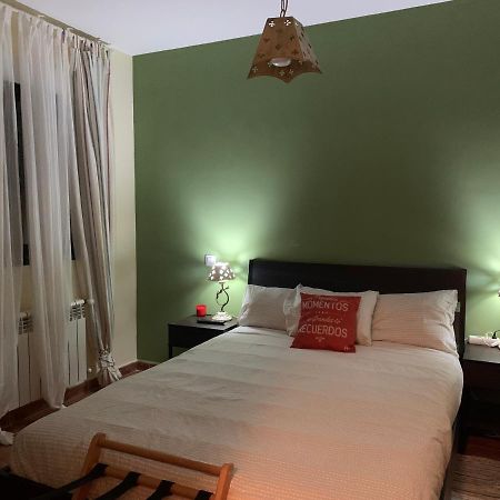 Chalet Pradonavas Guest House Navas de San Antonio ภายนอก รูปภาพ