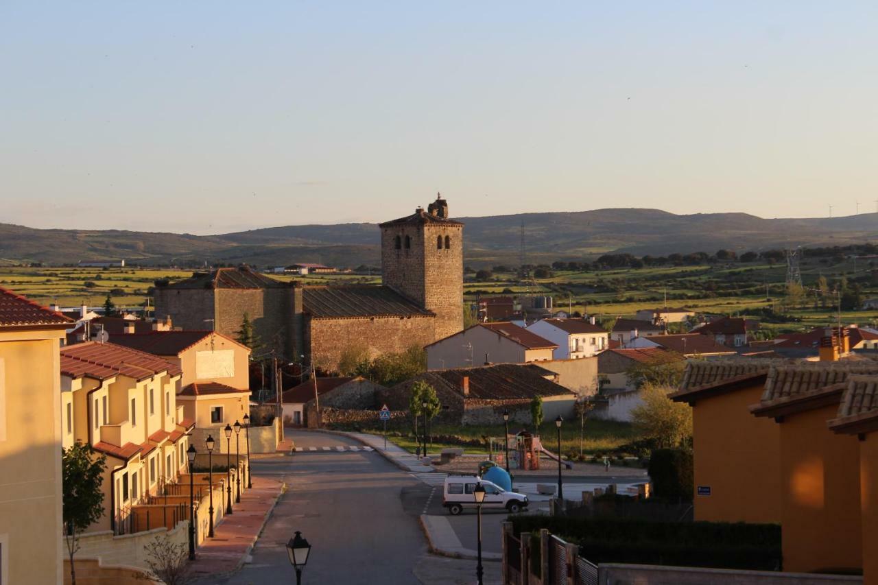 Chalet Pradonavas Navas de San Antonio ภายนอก รูปภาพ